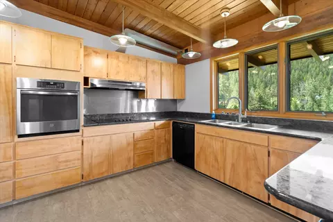 Kitchen - 1695 Whalebone Dr, Kalispell, MT 59901 photo 1 of 2