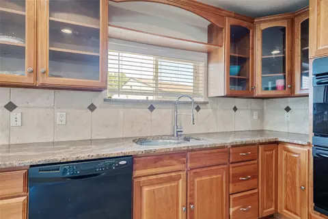 Kitchen - 239 Drummond Frontage Rd, Drummond, MT 59832 photo 3 of 4