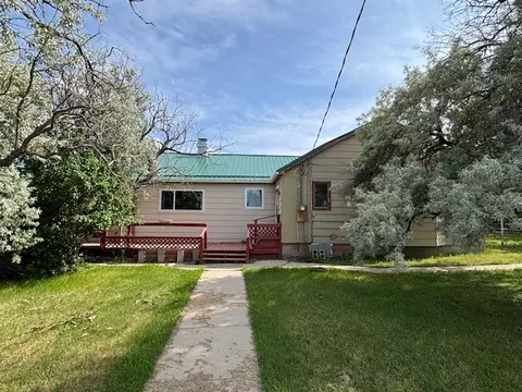 321 Francis Ave, Sweet Grass, MT 59484