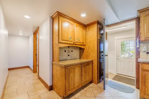 Entry Way - 58 Gilman Rd, Garrison, MT 59731 photo 2 of 14