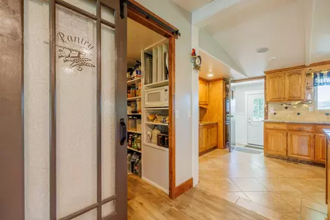 Entry Way - 58 Gilman Rd, Garrison, MT 59731 photo 4 of 14