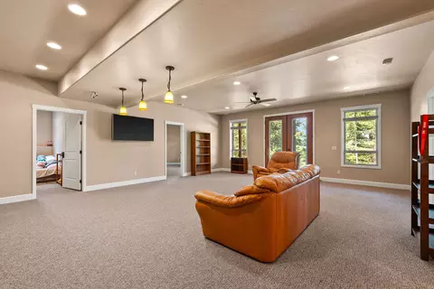 Living - 149 Monet Rd, Lakeside, MT 59922 photo 7 of 8