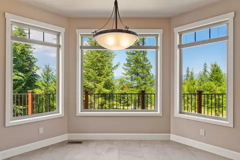 Living - 149 Monet Rd, Lakeside, MT 59922 photo 5 of 8