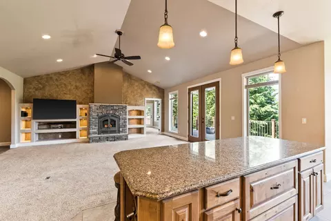 Living - 149 Monet Rd, Lakeside, MT 59922 photo 6 of 8