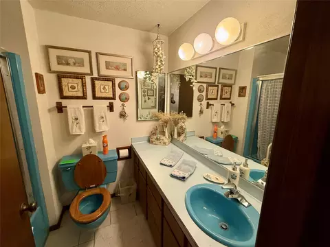 Bath - 260 Luscher Dr, Libby, MT 59923 photo 3 of 9