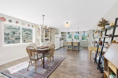 1310 Sleeping Child Rd, Hamilton, MT 59840