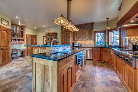 2291 Meridian Rd, Victor, MT 59875