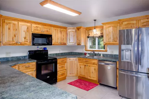 Kitchen - 87 101 Evans Rd, Libby, MT 59923 photo 2 of 3