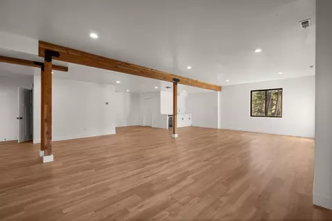 Living - 175 Wulff Ln, Lakeside, MT 59922 photo 13 of 15