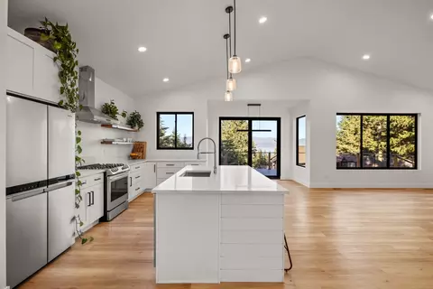 Kitchen - 175 Wulff Ln, Lakeside, MT 59922 photo 6 of 6