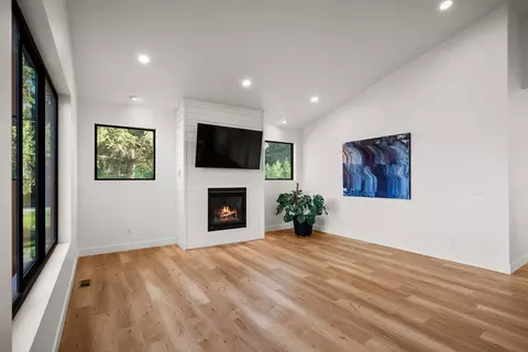Living - 175 Wulff Ln, Lakeside, MT 59922 photo 8 of 15