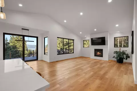 Living - 175 Wulff Ln, Lakeside, MT 59922 photo 3 of 15