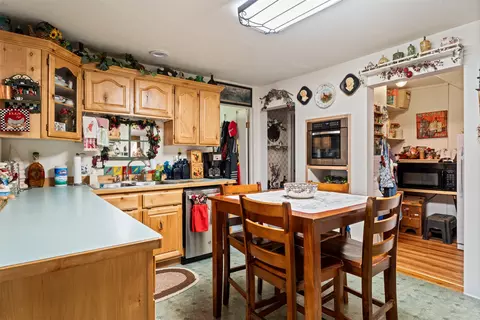 Kitchen - 246 Otter Path Ln, Hamilton, MT 59840 photo 2 of 3