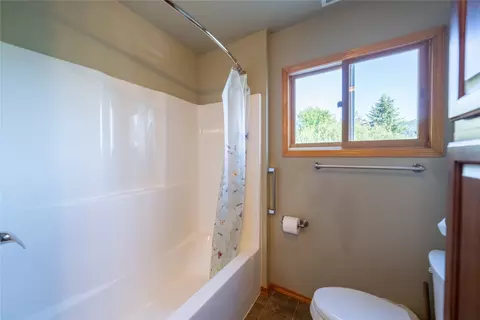 Bath - 584 Mack Rd, Libby, MT 59923 photo 2 of 8