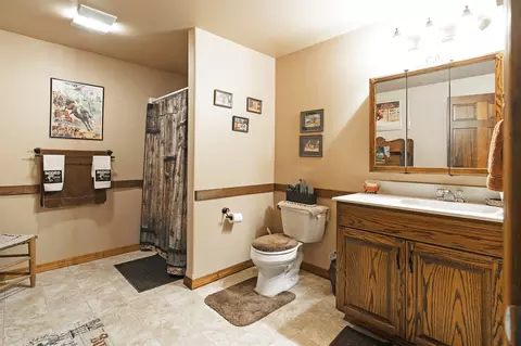 Bath - 511 499 Gold Creek Loop, Hamilton, MT 59840 photo 5 of 6
