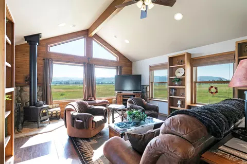 Living - 511 499 Gold Creek Loop, Hamilton, MT 59840 photo 6 of 8
