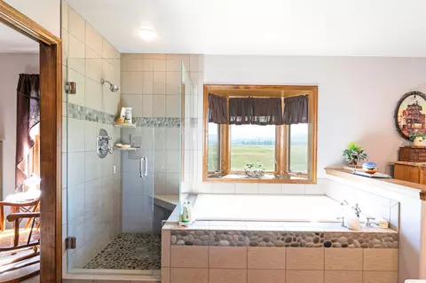 Bath - 511 499 Gold Creek Loop, Hamilton, MT 59840 photo 2 of 6
