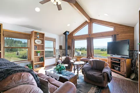Living - 511 499 Gold Creek Loop, Hamilton, MT 59840 photo 5 of 8