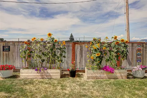 Exterior - 904 4th St E, Polson, MT 59860 photo 12 of 16