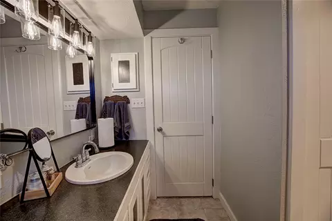 Bath - 904 4th St E, Polson, MT 59860 photo 3 of 6