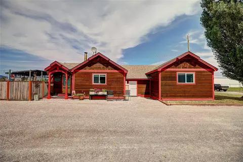 Exterior - 904 4th St E, Polson, MT 59860 photo 3 of 16