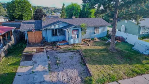 404 12th Ave E, Polson, MT 59860