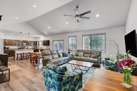 461 Sunrider Ln, Florence, MT 59833