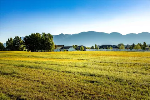 287 Holbrook Dr, Kalispell, MT 59901