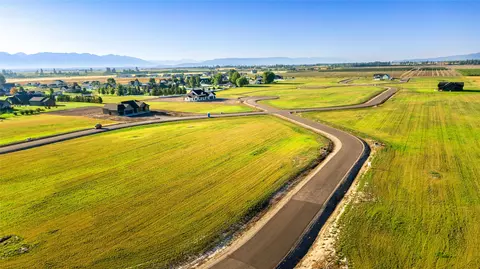 30 Charlotte Peak Ct, Kalispell, MT 59901