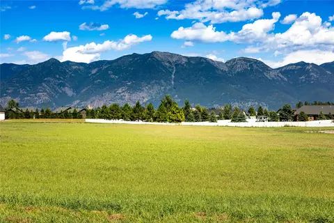 236 Holbrook Dr, Kalispell, MT 59901