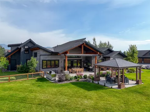 3039 River Lakes Dr, Whitefish, MT 59937