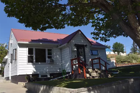 207 9th Ave S, Shelby, MT 59474