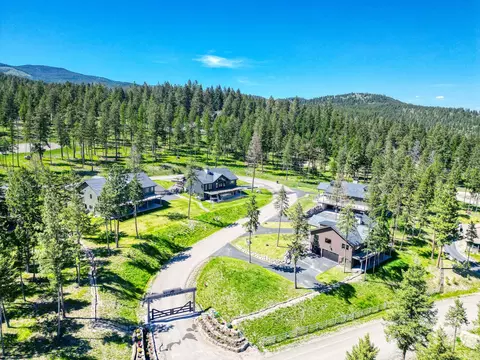 129 Blacktail Loop, Lakeside, MT 59922