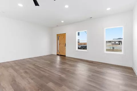 Living - 208 Junebug Ct, Kalispell, MT 59901 photo 2 of 2