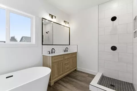 Bath - 208 Junebug Ct, Kalispell, MT 59901 photo 2 of 3