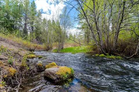 50 Hines Rd, Yaak, MT 59935