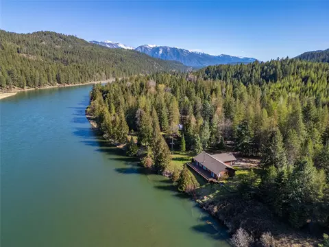 1268 Hunts Mill Rd, Troy, MT 59935