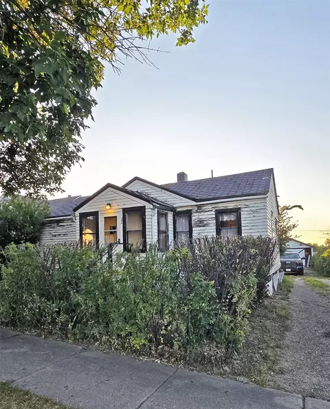 22 7th Ave SE, Cut Bank, MT 59427