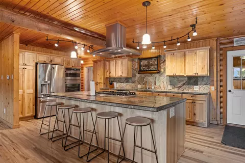 649 Grantsdale Rd, Hamilton, MT 59840