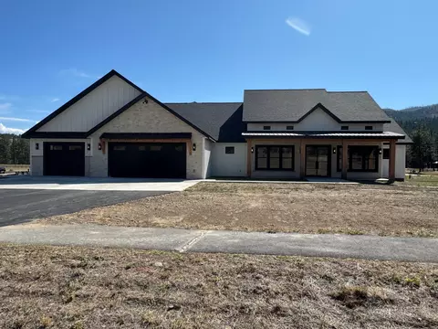 9883 Hatton Ln, Lolo, MT 59847