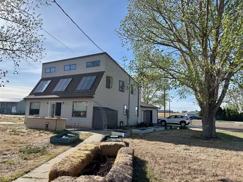 237 5th Ave NE, Cut Bank, MT 59427