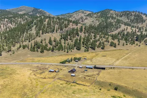 31022 Beavertail Rd, Clinton, MT 59825
