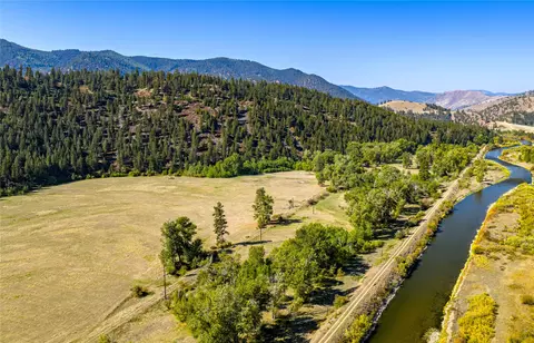 Nhn Gillispie-sliderock Road, Clinton, MT 59825