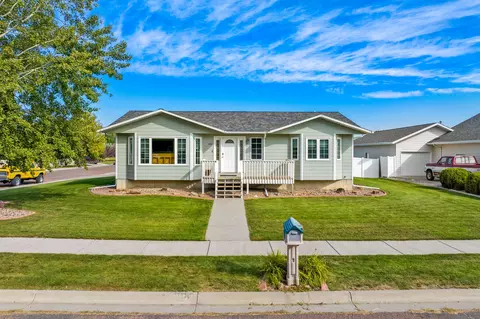 401 35th Ave NE, Great Falls, MT 59404