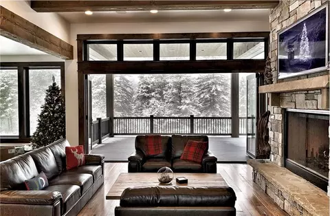 1064 Whitefish Village Dr, Whitefish, MT 59937