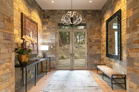 1441 Stock Farm Rd, Hamilton, MT 59840