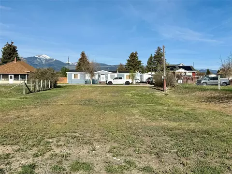 1003 Oregon St, Deer Lodge, MT 59722