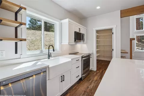 Kitchen - 23 Stoney Brook Dr #A, Clancy, MT 59634 photo 2 of 4