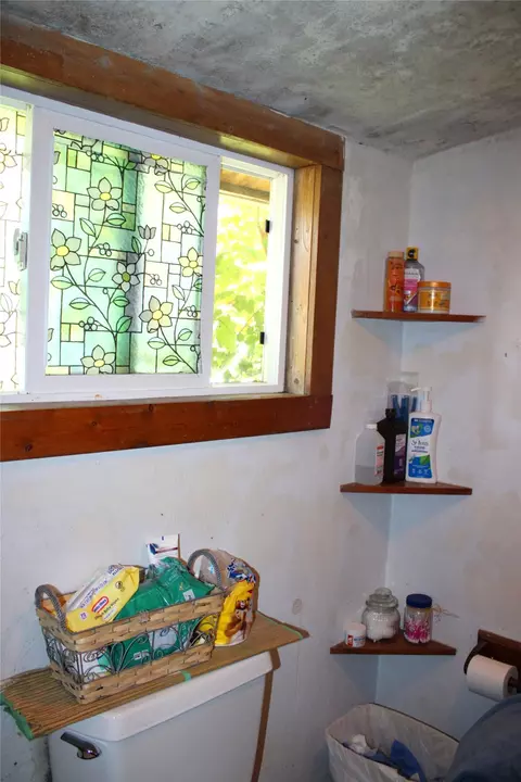 Bath - 1104 5th St E, Polson, MT 59860 photo 2 of 2