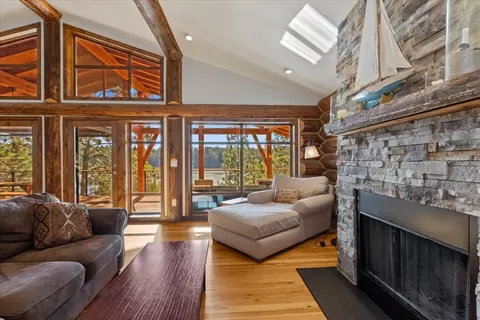 Living - 471 Carpenter Ln, Eureka, MT 59917 photo 3 of 5